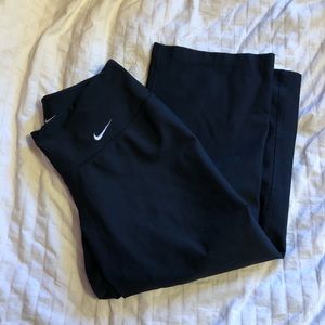 NIKE cropped workout pants